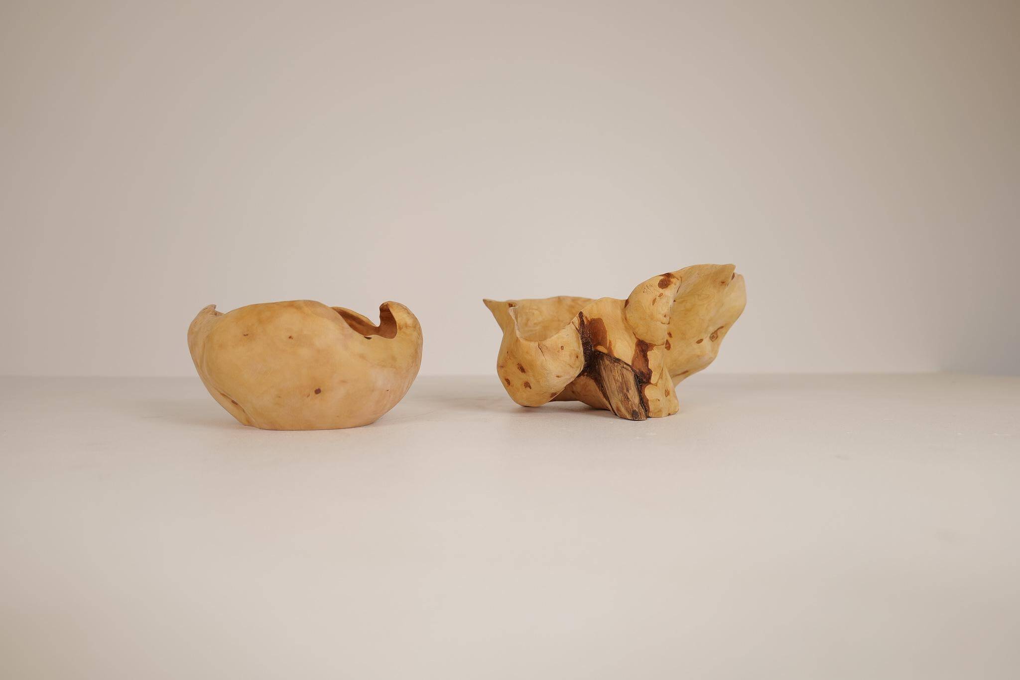 Scandinavian Modern Set of 2 Organic Bowls in Swedish Burl Wood, circa 1990s