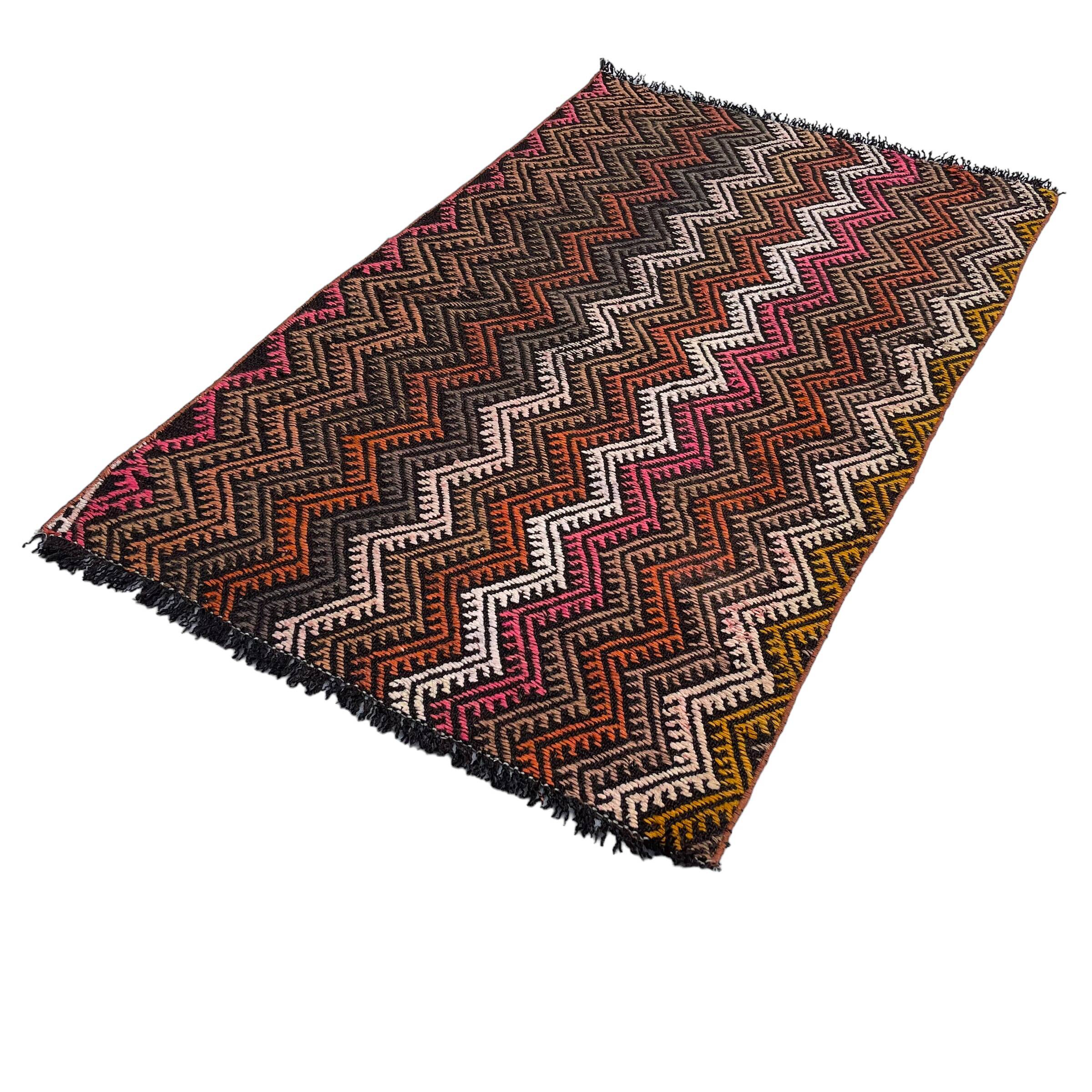 Vintage turkish kilim rug , 133 x 81 cm