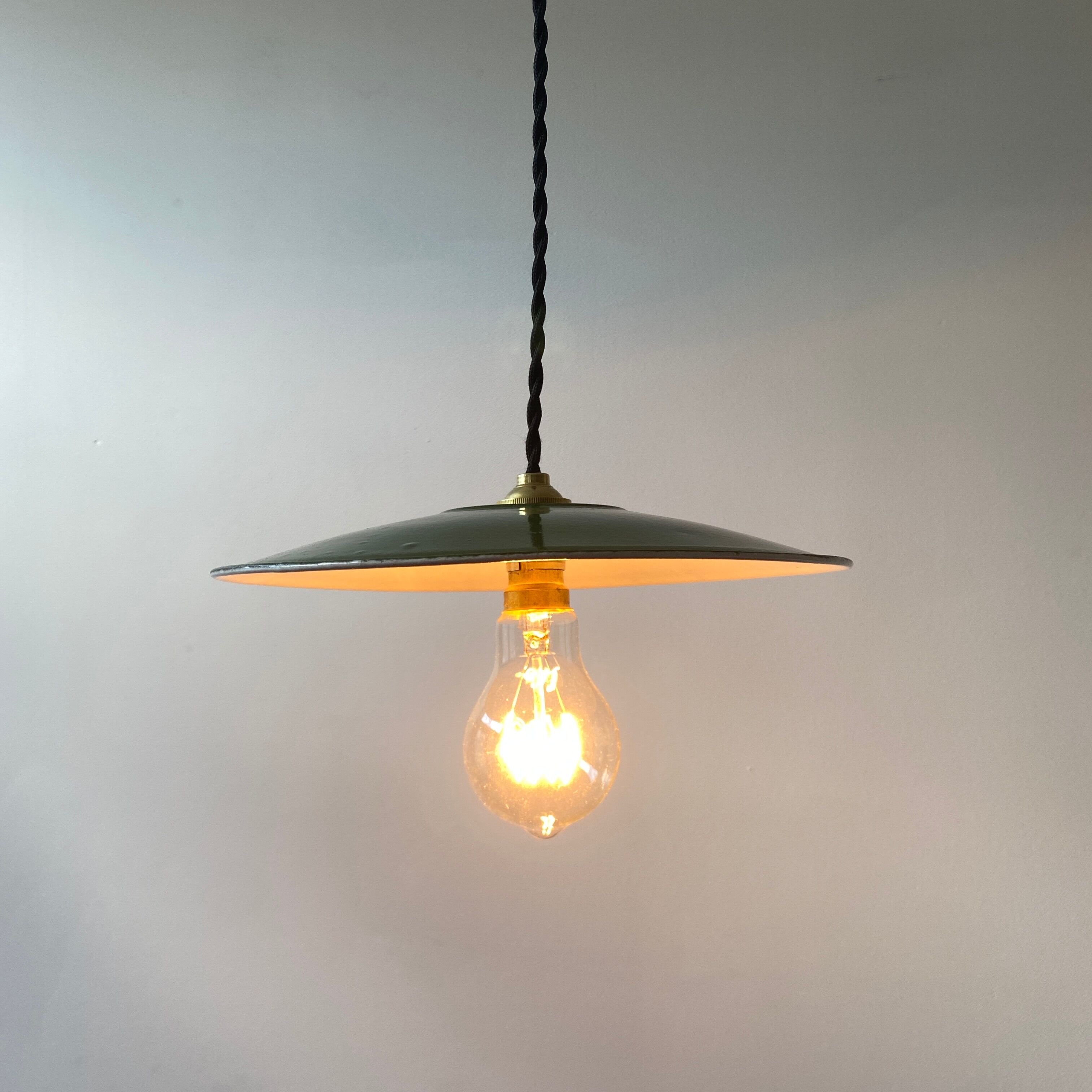 Pair of vintage emaillee suspensions