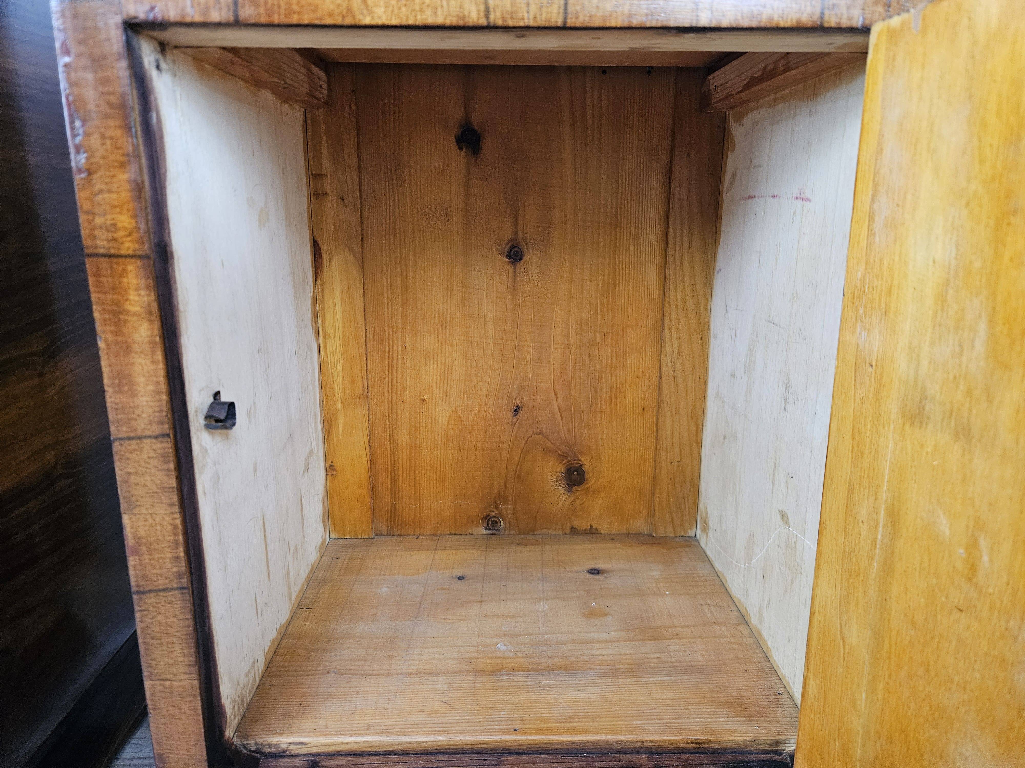 Art Decò walnut bedside tables with door and drawer