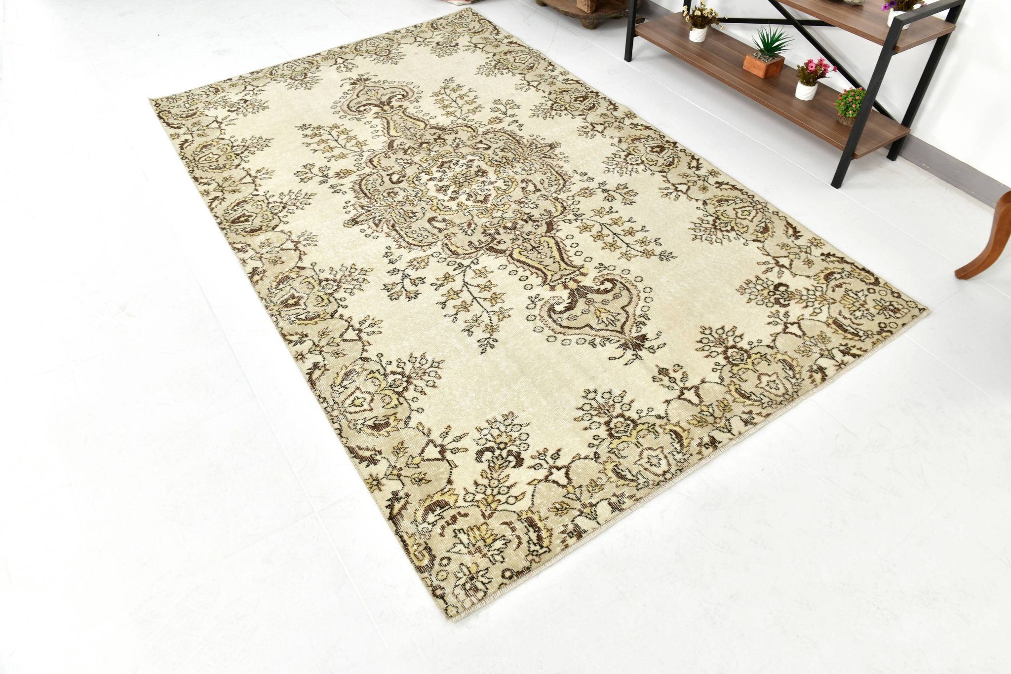 Tapis turc vintage vert clair et crème, 162 x 259 cm