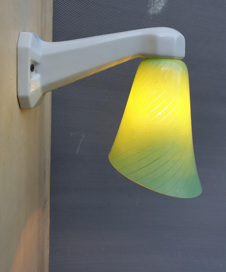 Wall light swan collar green glass Art Deco