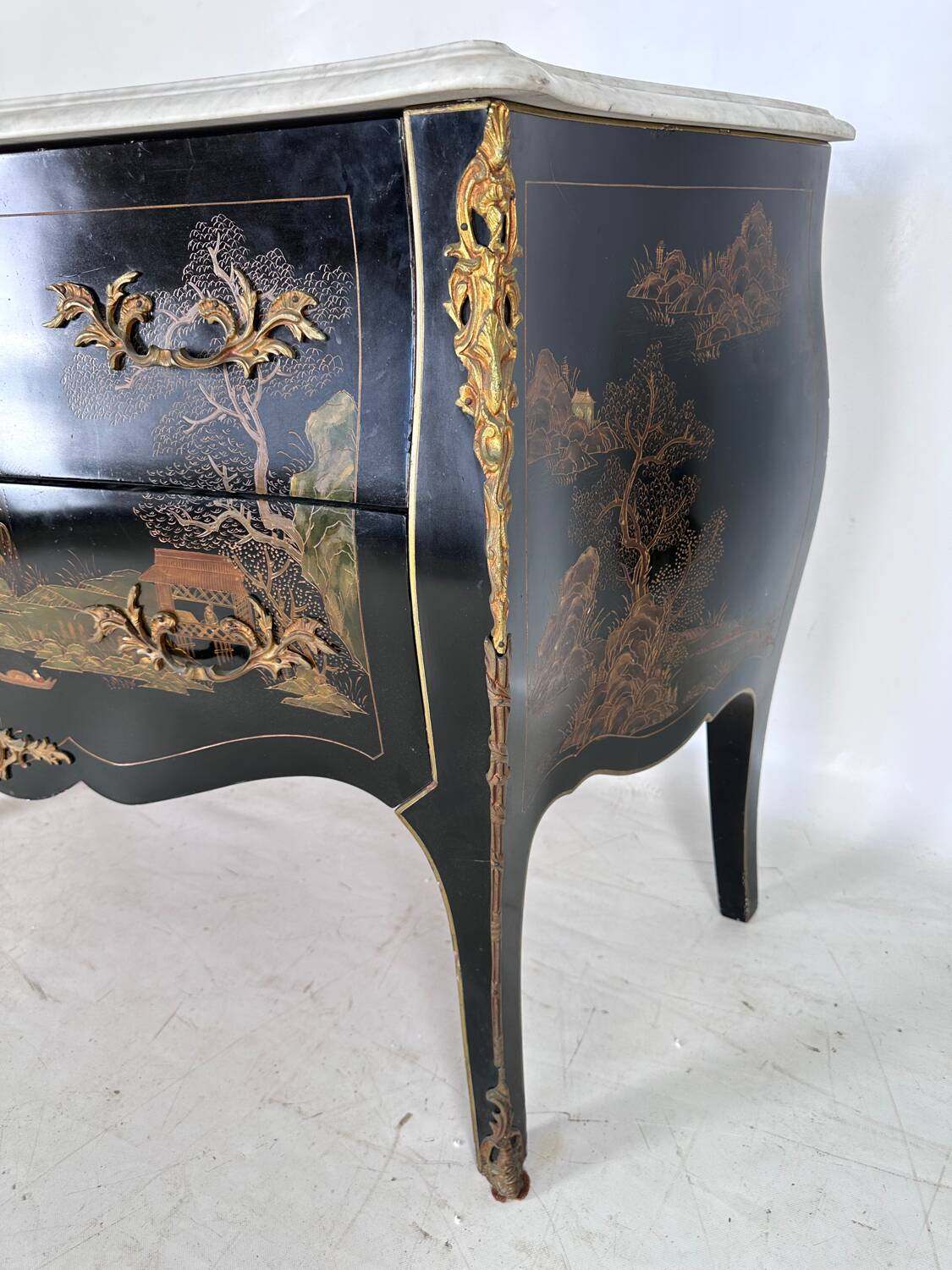 Chinese lacquered style commode