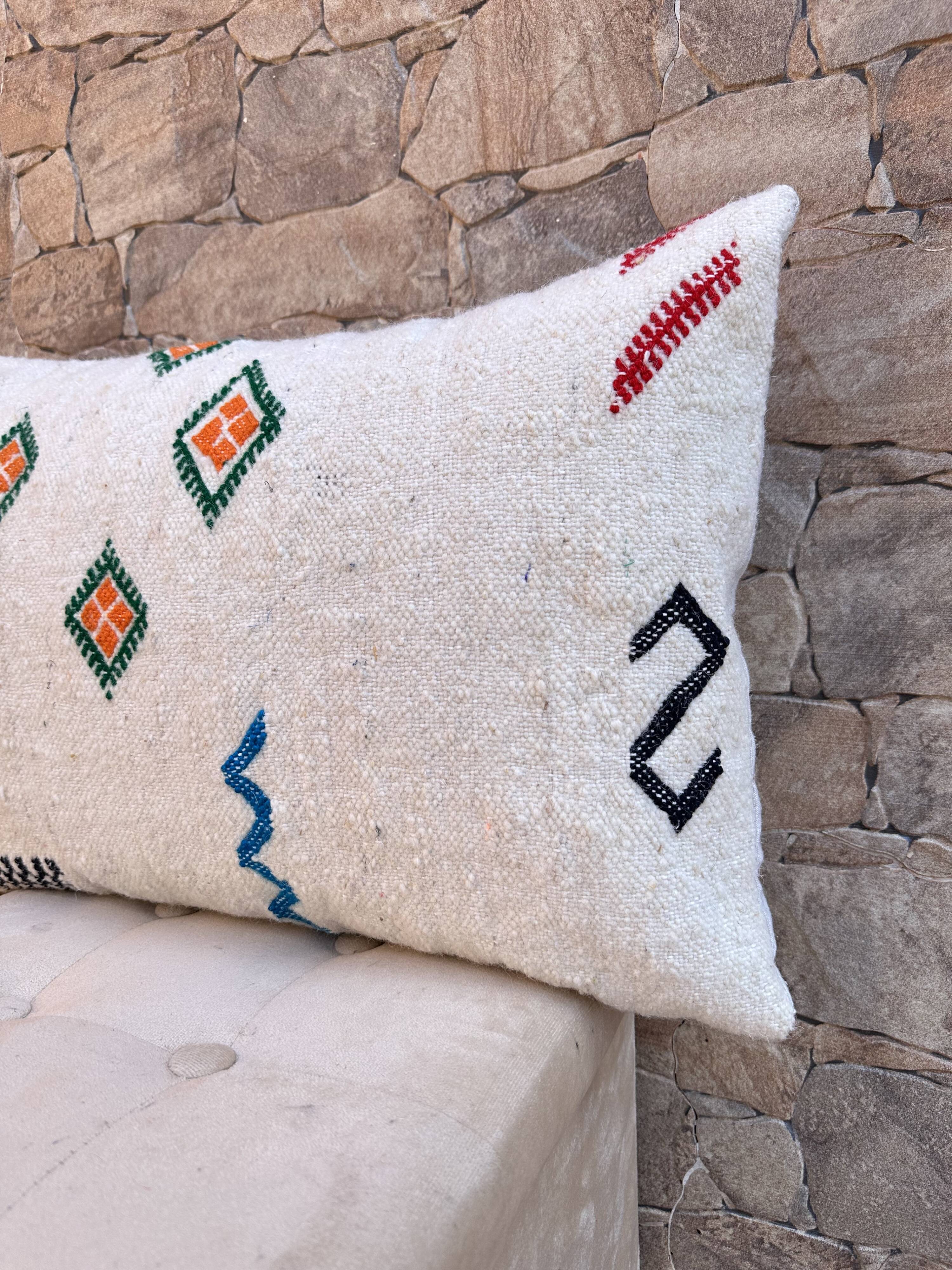 Handmade white Moroccan cushion cover (60x40 cm) for Kilim rugs, cushion cover,