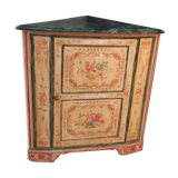 Painted wooden notch