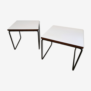 Paire de tables "volantes" par Pierre Guariche