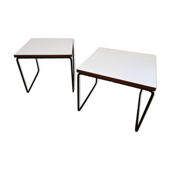 Paire de tables "volantes" par Pierre Guariche
