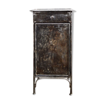 Industrial bedside