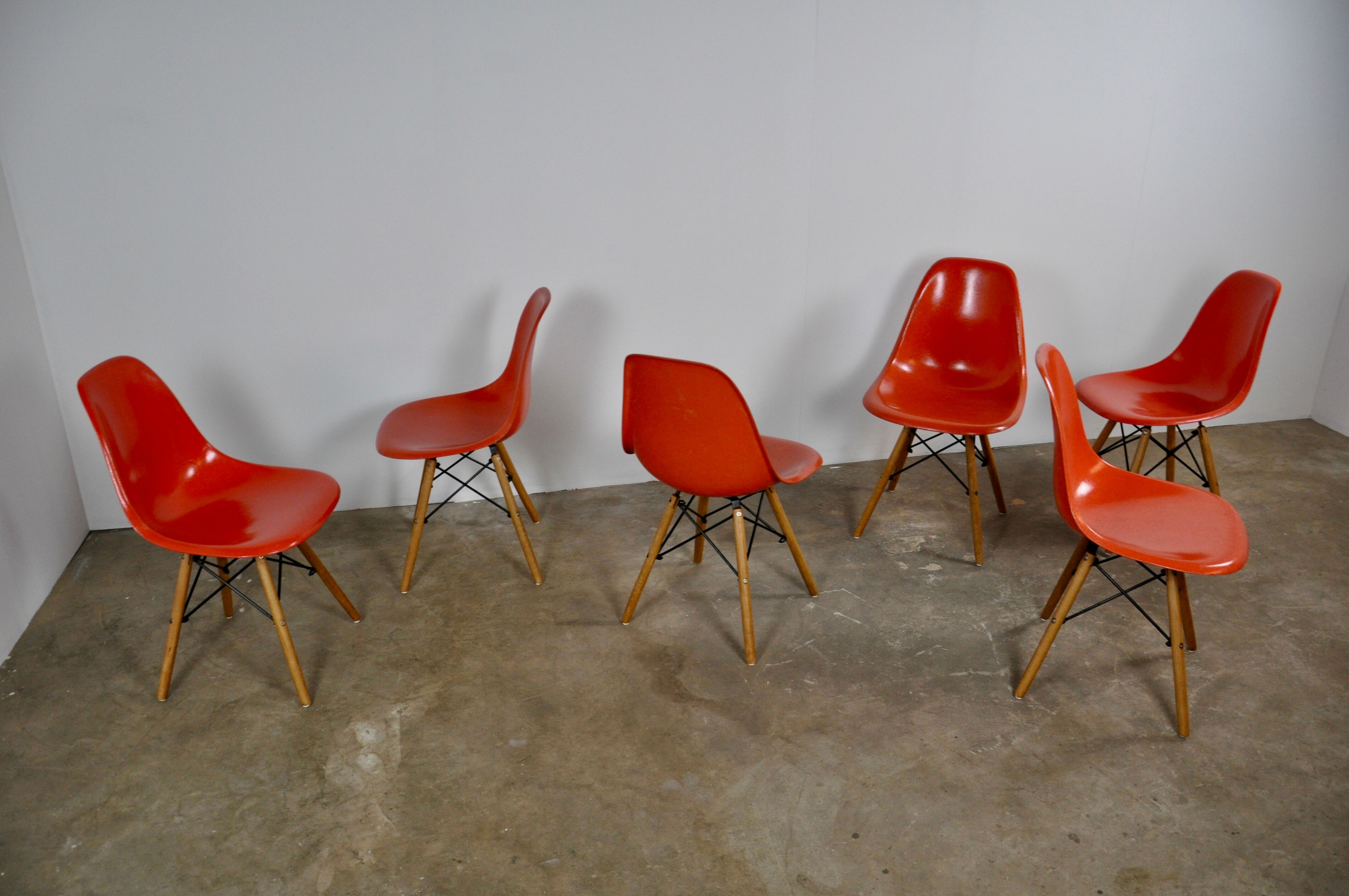 Chairs DSW fiberglass by Charles & Ray Eames for Herman Miller
