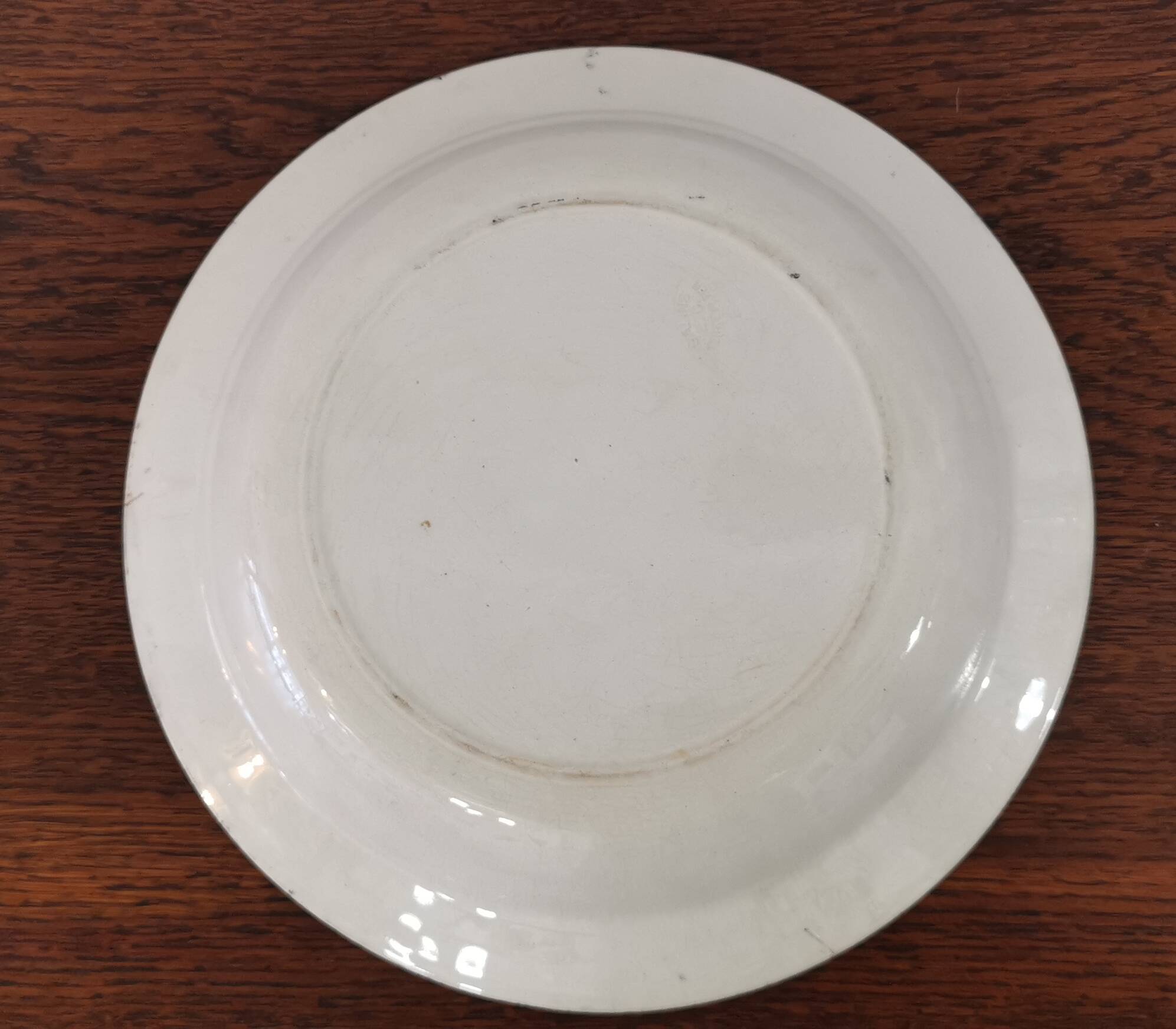 Iron earth hollow dish ec Salins, Louis XVI garlands