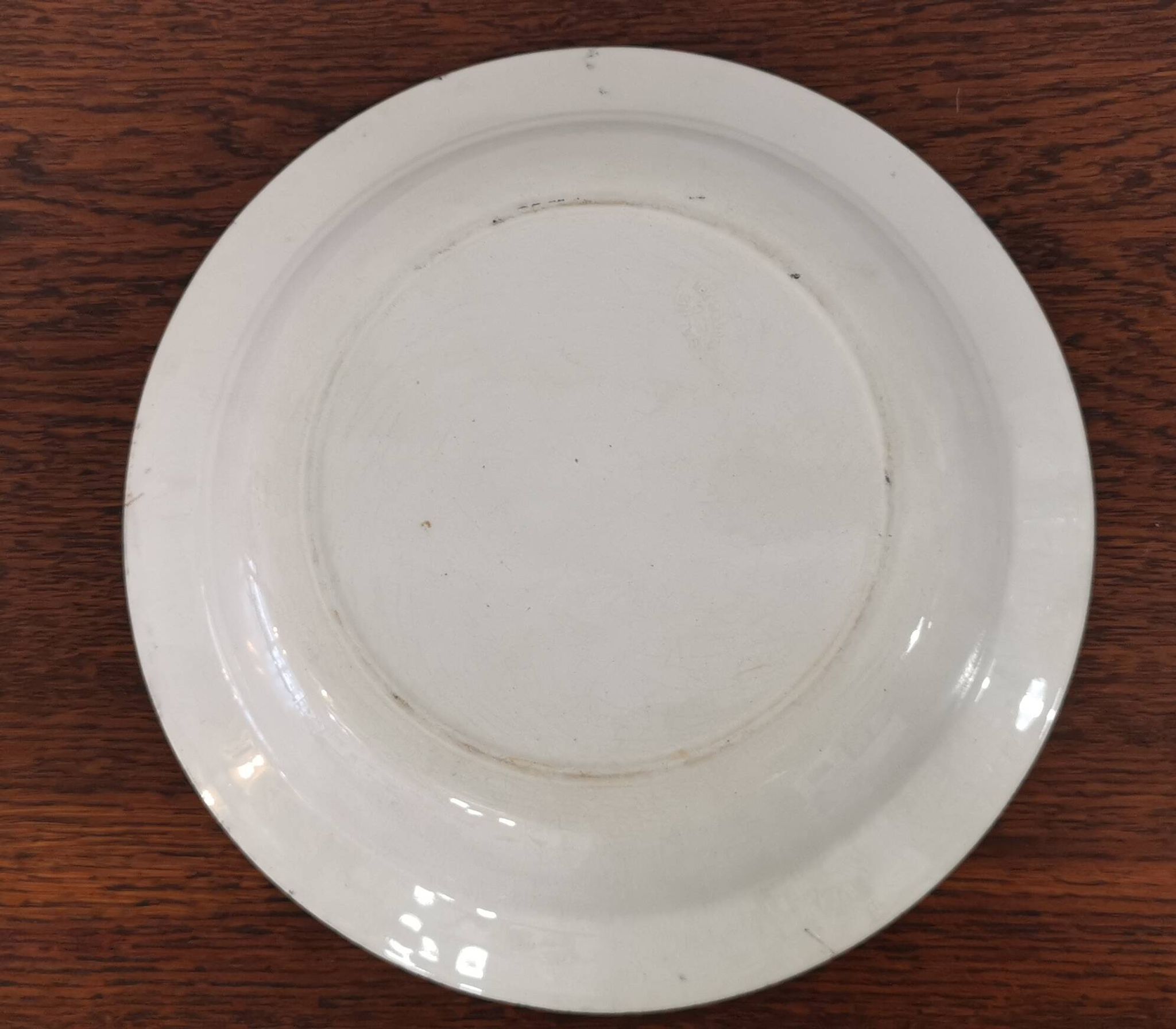 Iron earth hollow dish ec Salins, Louis XVI garlands