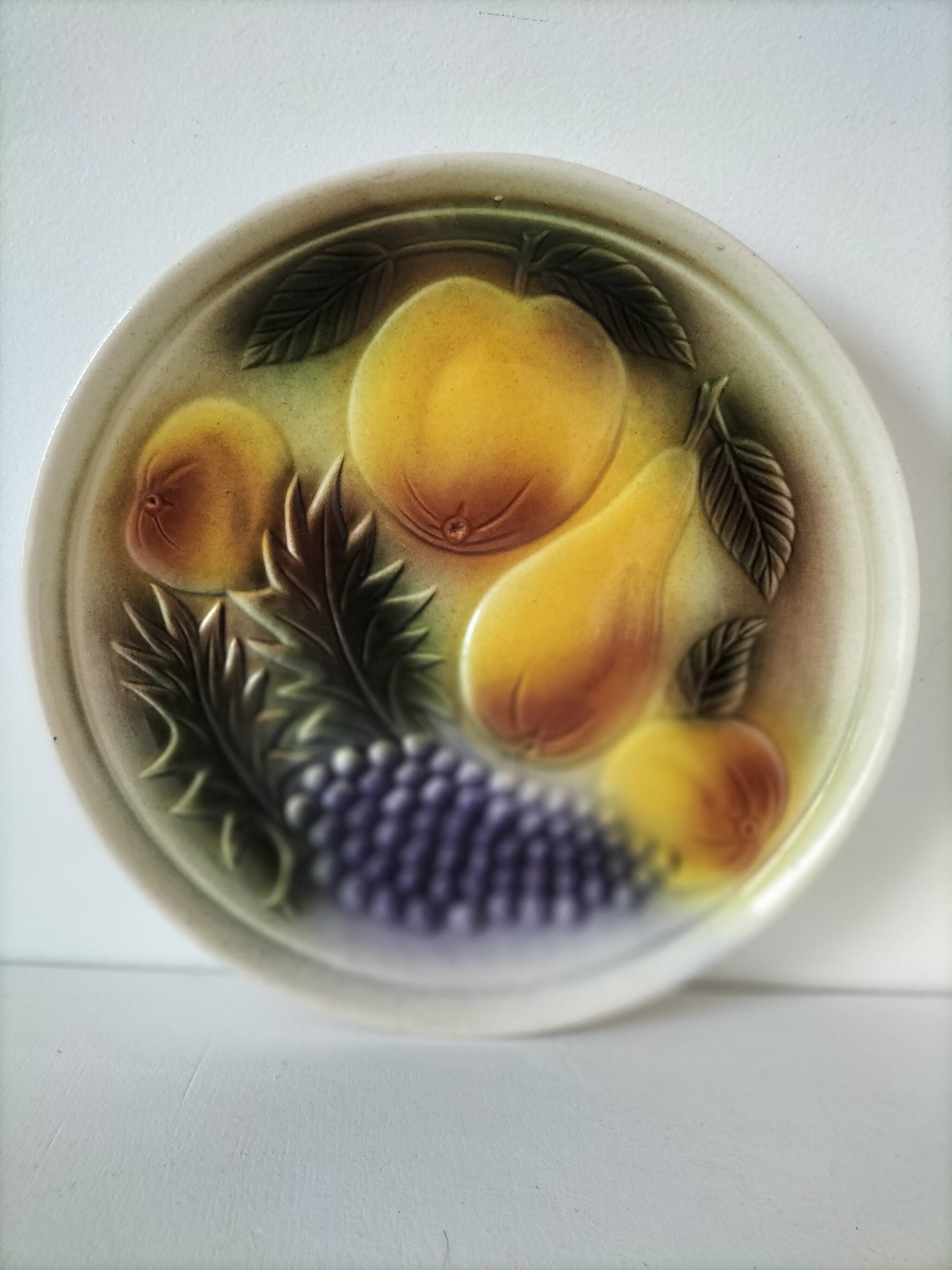 Saint Clement barbotine style plate