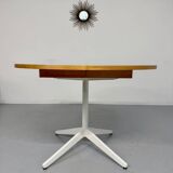 Extendable dining table designed by George Nelson for Herman Miller 60’
