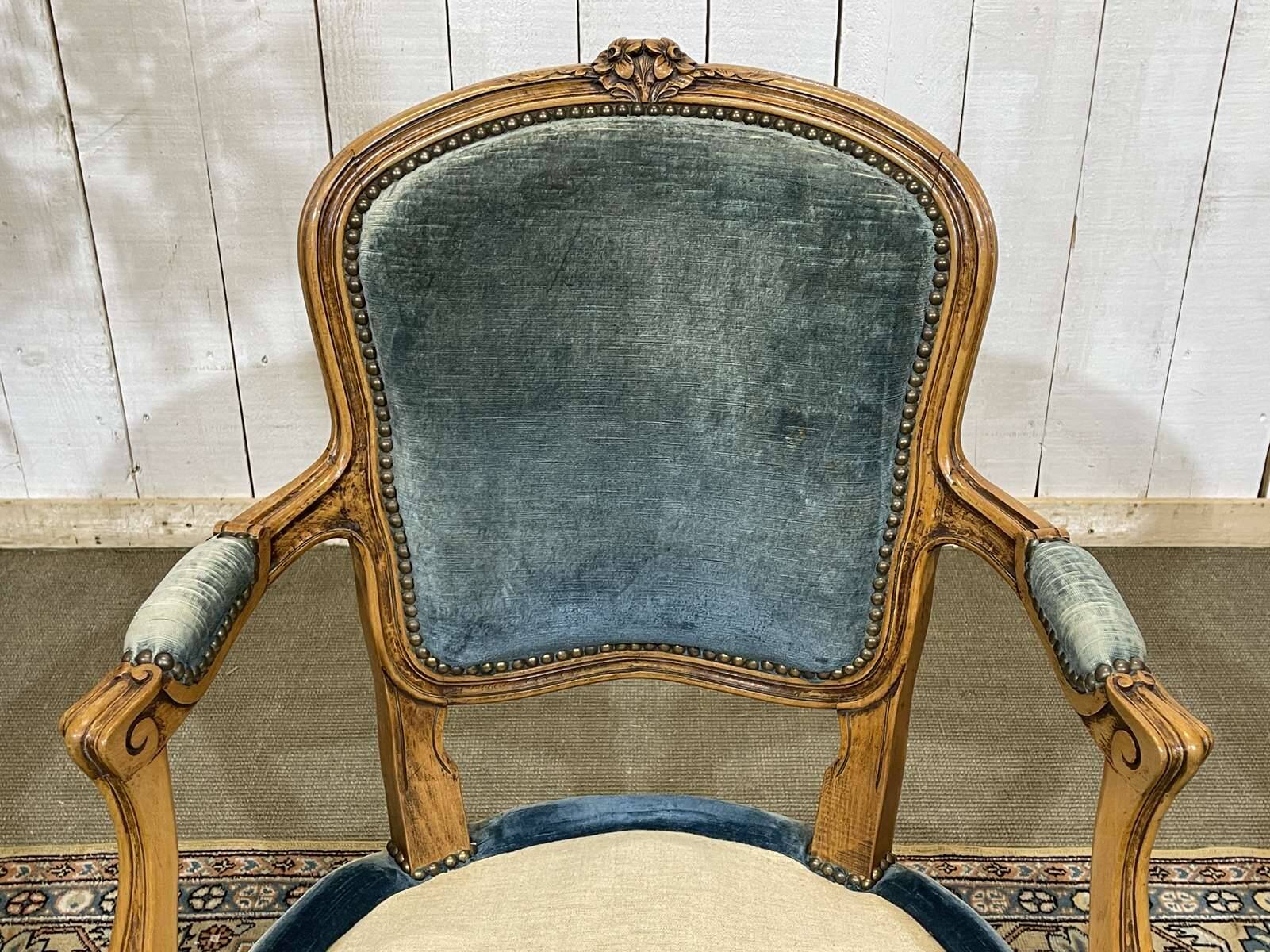 Fauteuil cabriolet de style Louis XV en hêtre