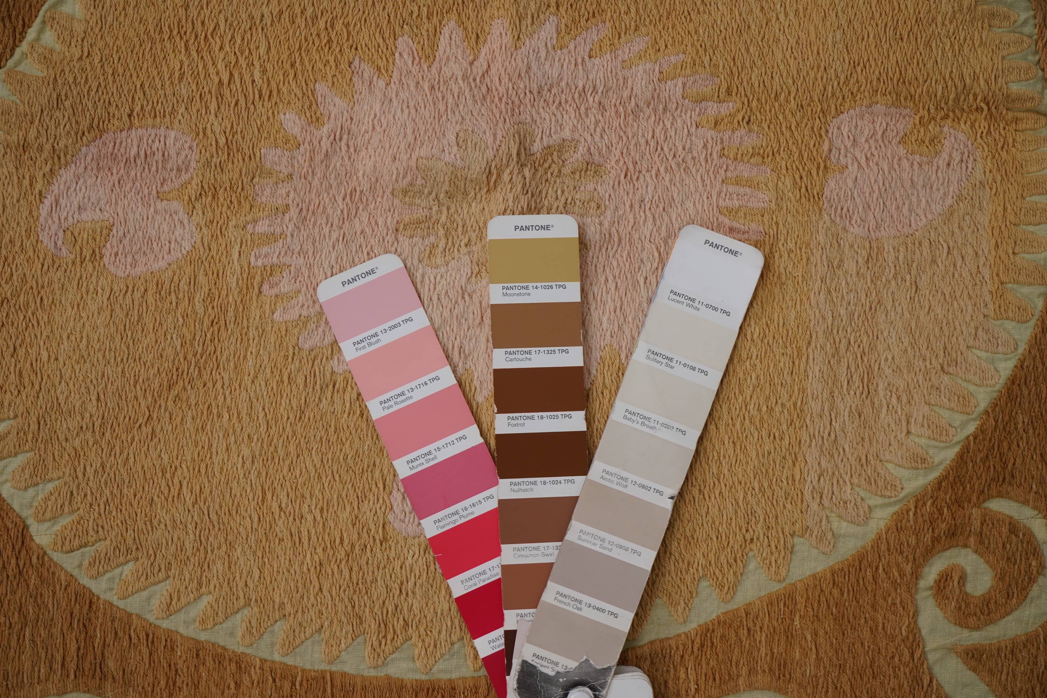 Vintage Turkish hand-knotted rug 133x154 cm