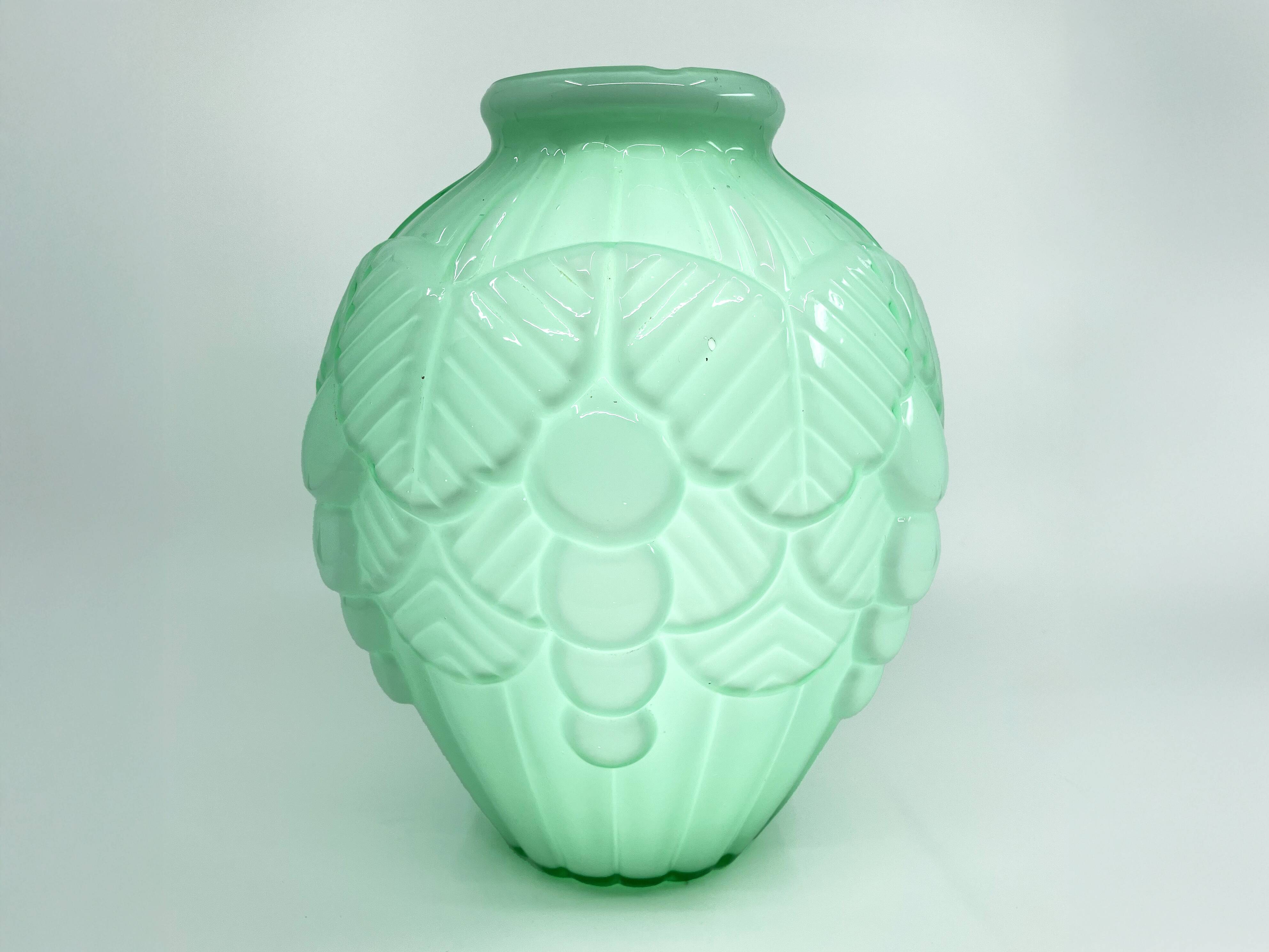 2 Art Deco vases in green opaline • Circa 1920/30