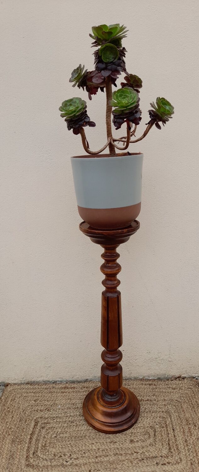 High fifth wheel / column in solid cherry, rustic chic