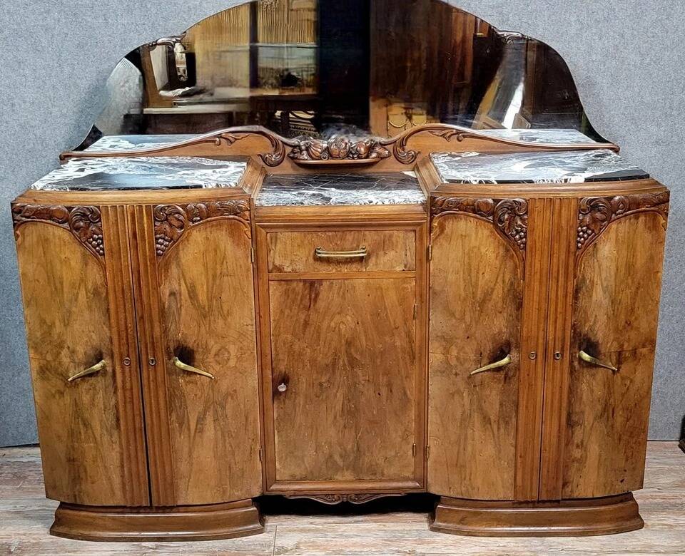 Art Deco period sideboard in blond walnut circa 1940