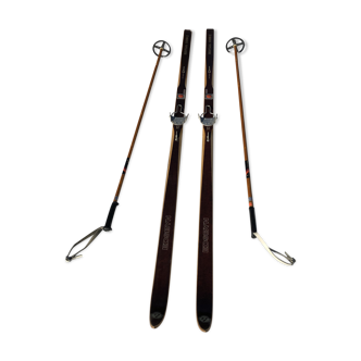 Paire de skis de fond suédois Edsbyn vintage avec leurs bâtons