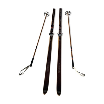 Pair of Swedish cross-country skis Edsbyn vintage with their sticks