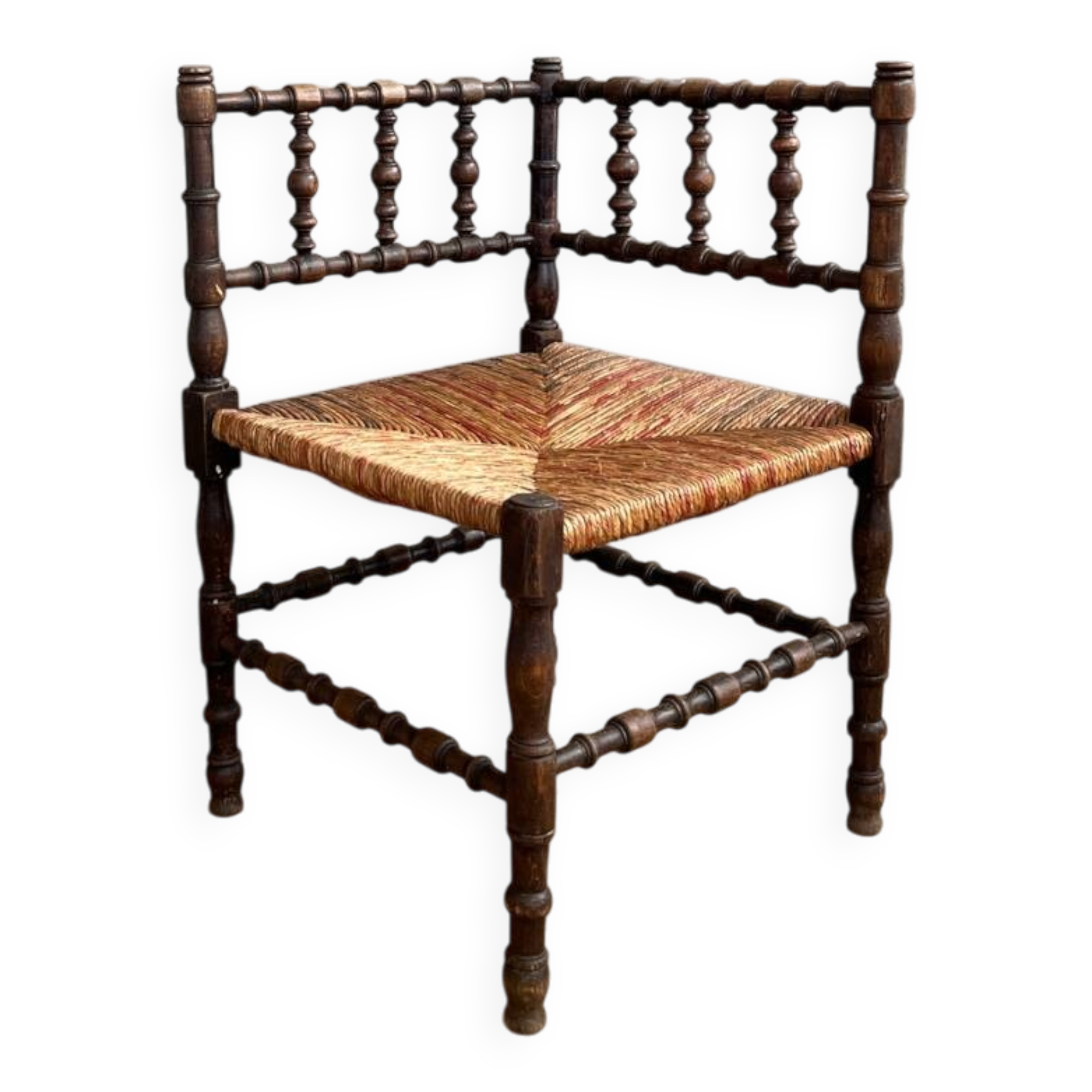 Chaise d’angle en bois et paille