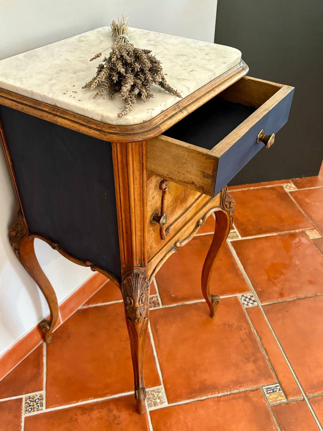 Table de chevet ancienne en bois et plateau en marbre, France fin XIXème
