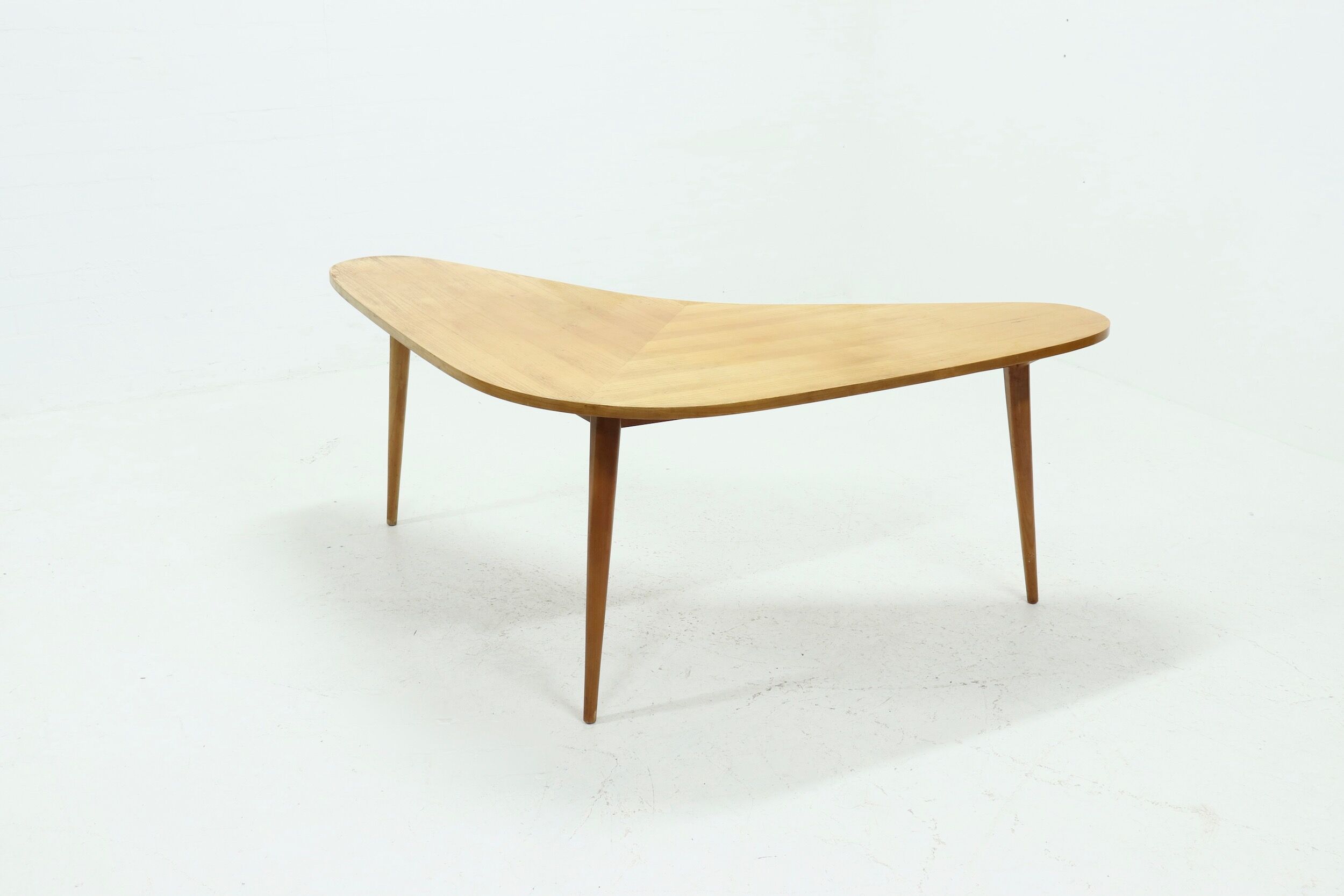 Boomerang desk table in birch 1950s