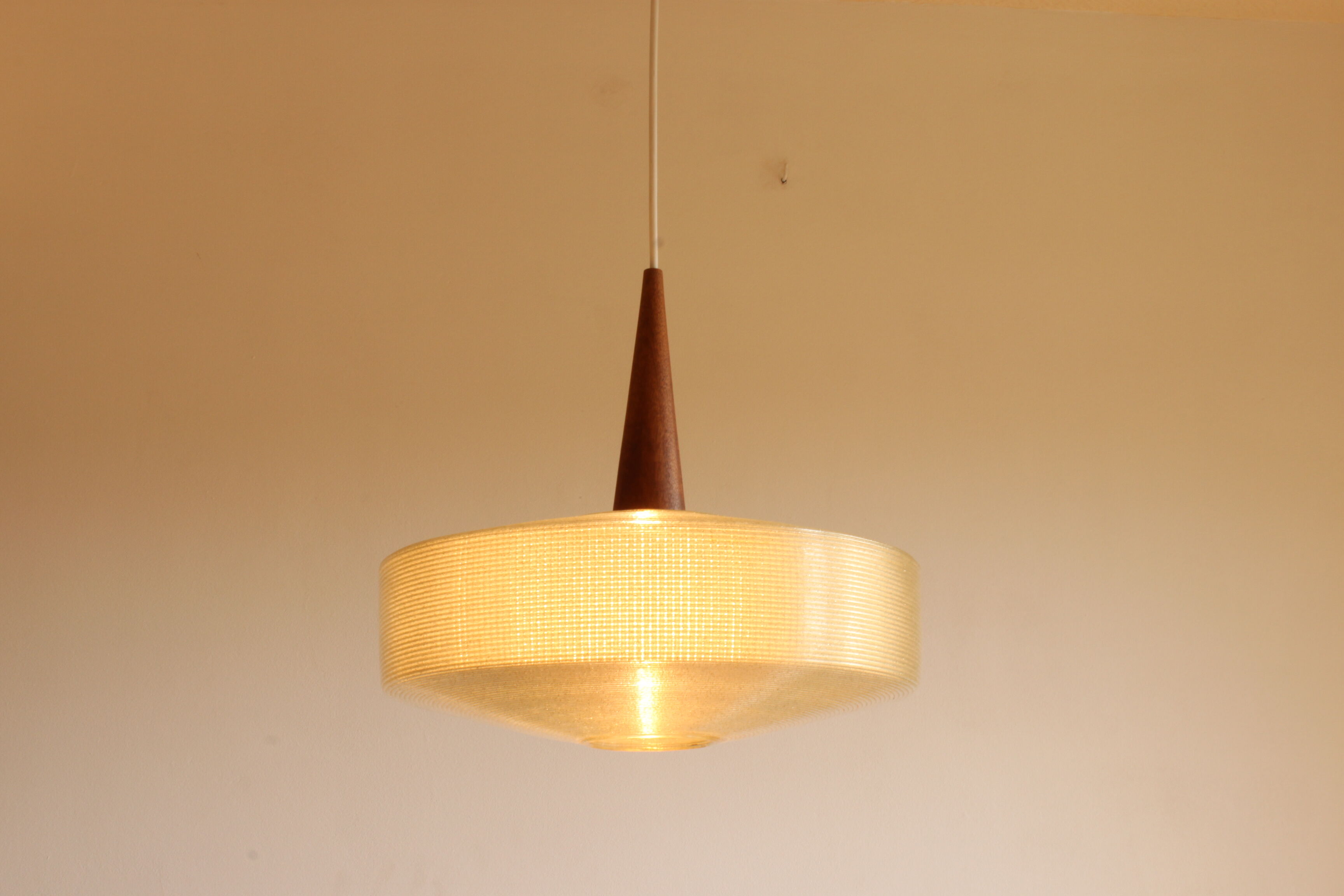Suspension en cellulose et en teck par John et Sylvia Reid pour Rotaflex, Royaume-Uni, années 1950