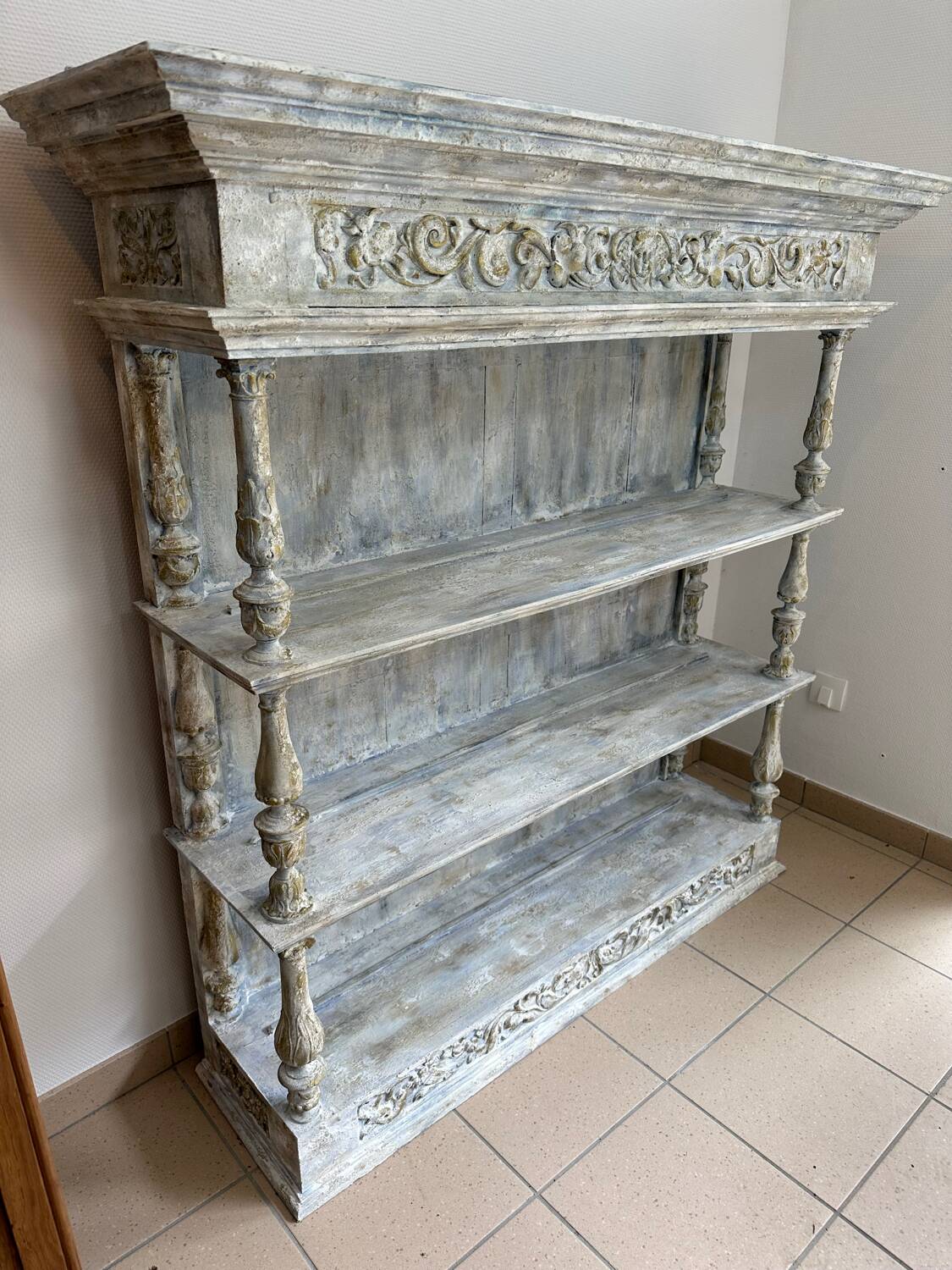 Walnut dresser, 19th century.