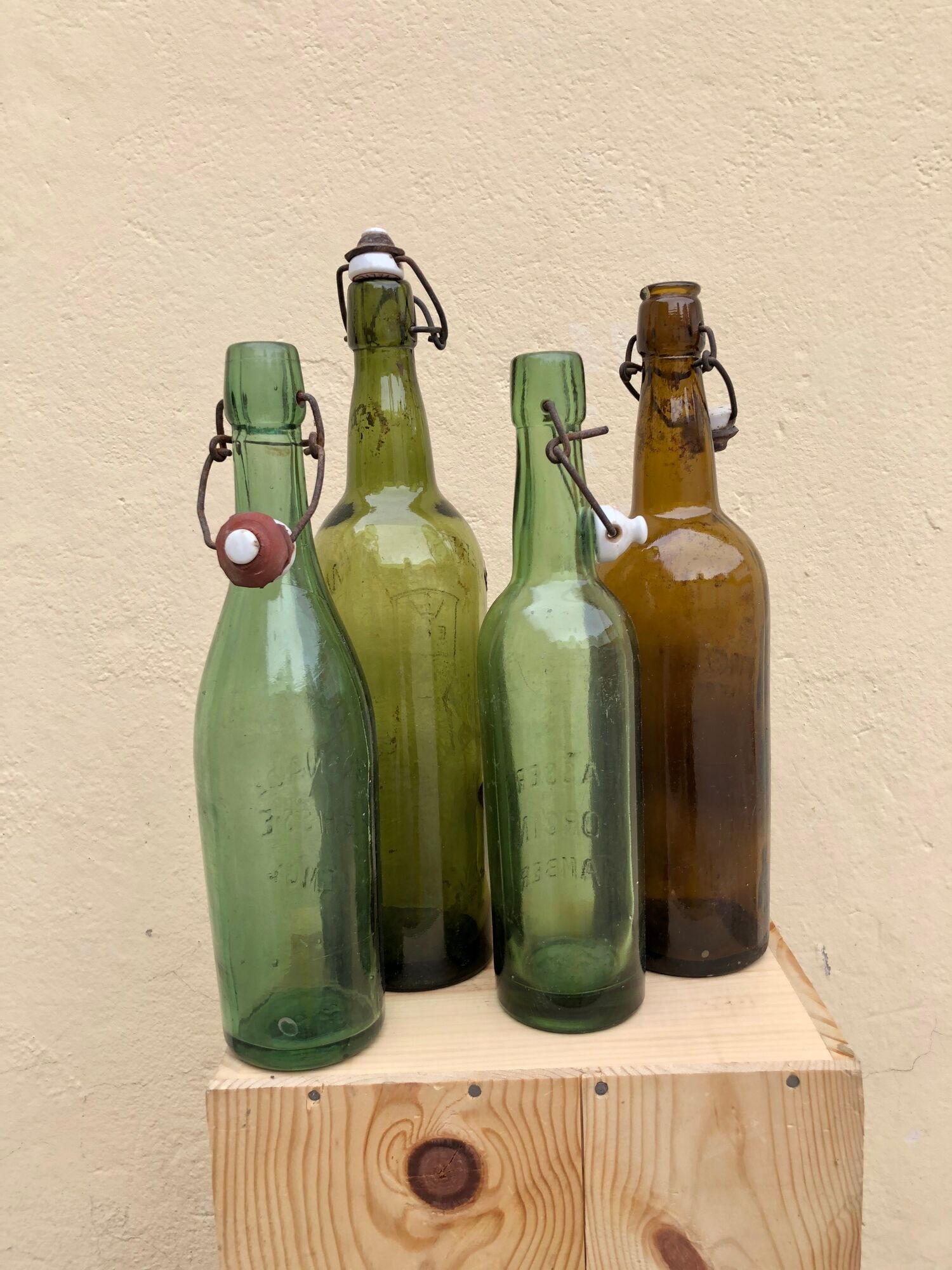 Lot 4 bottles old beers and lemonades blown glass and bistro porcelain