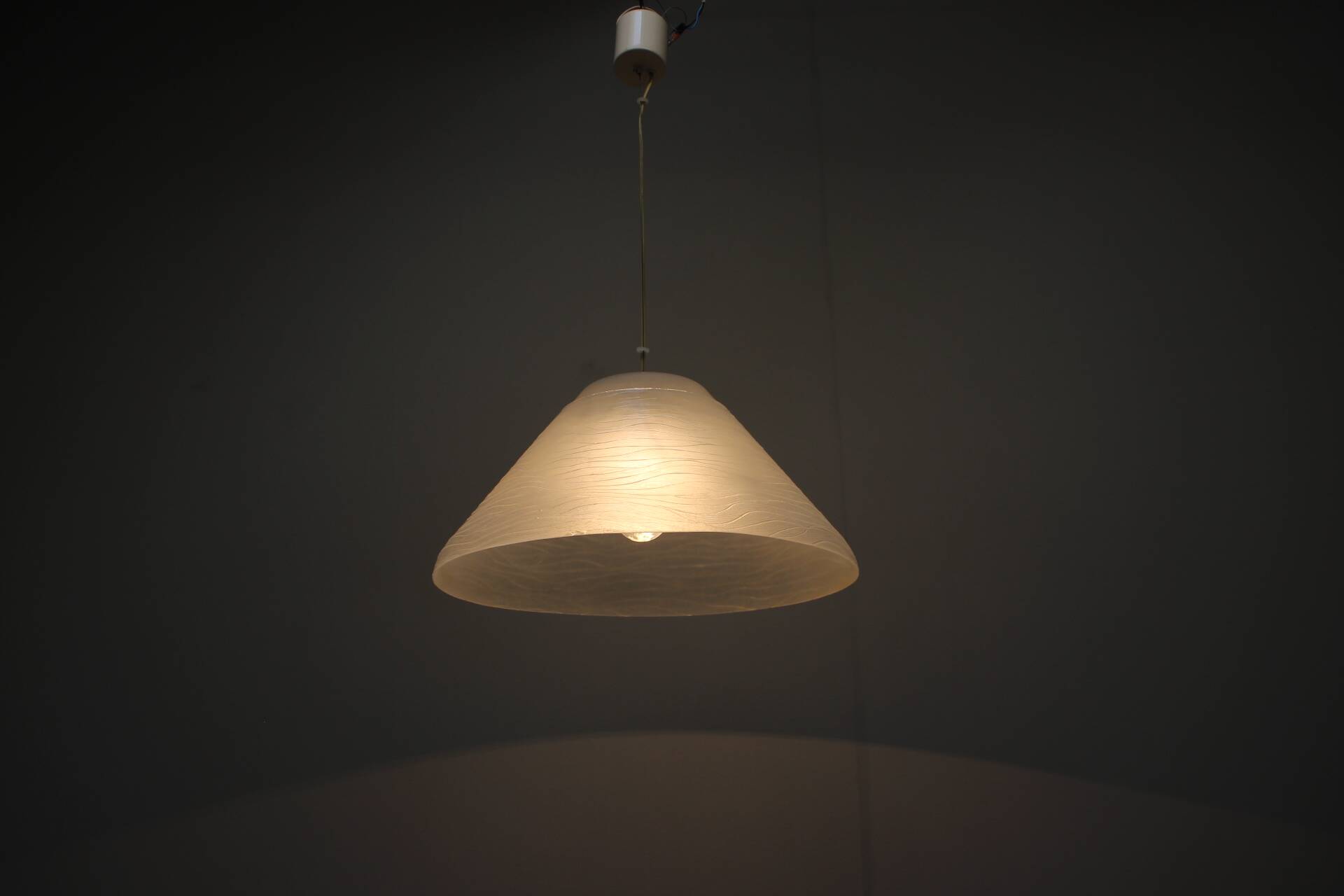 Vintage textured white glass pendant lamp from the 1970s.
