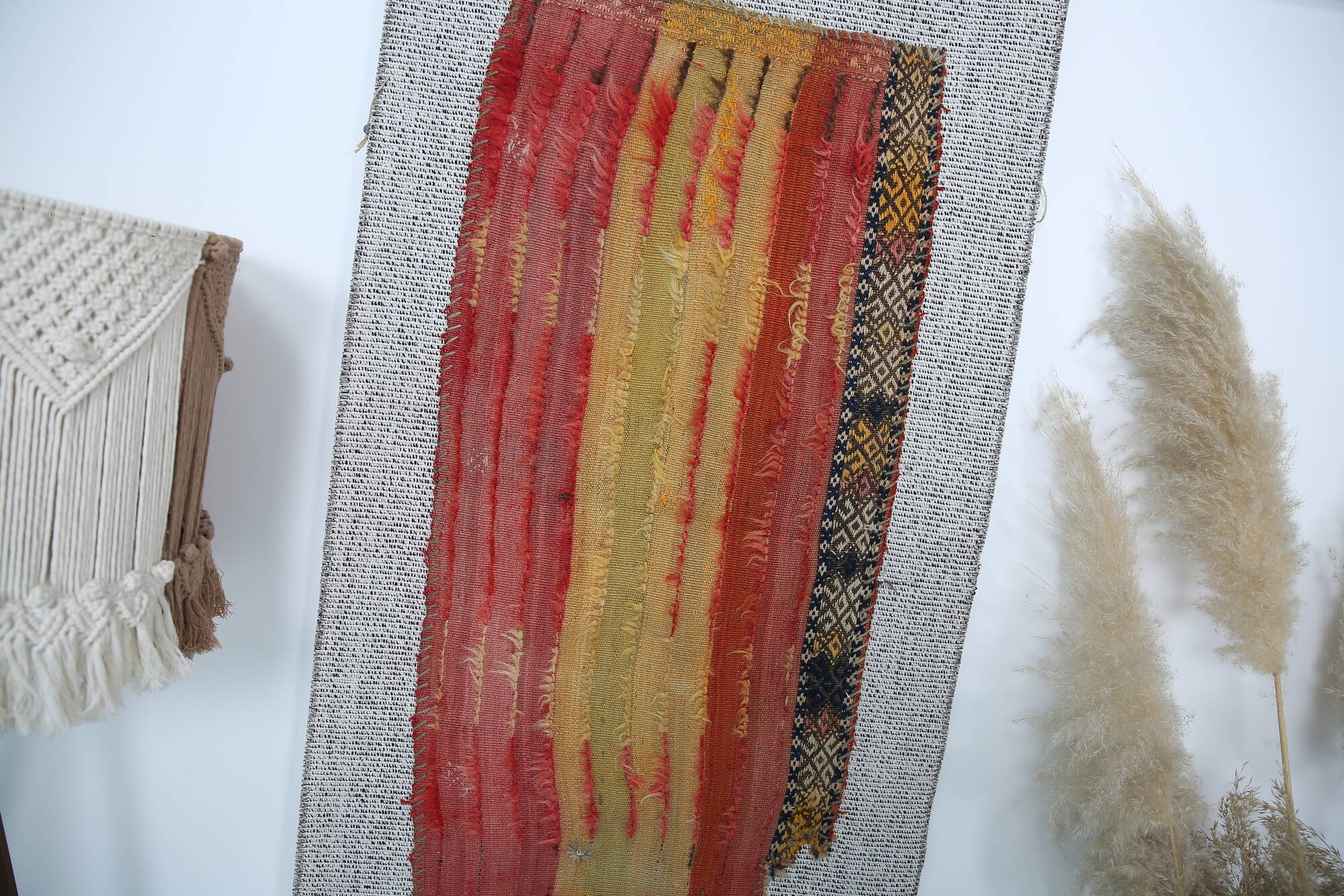 Modern Handmade Vintage Wall Rug, 75x134Cm