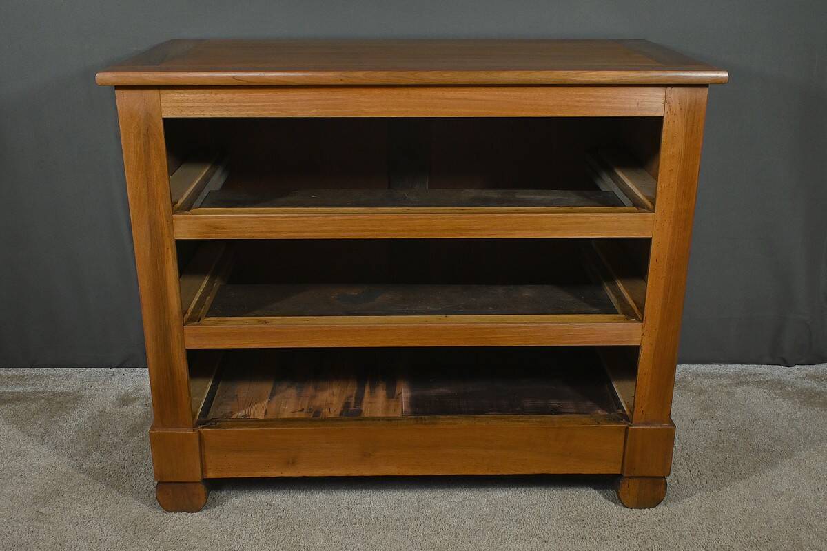 Walnut chest of drawers, Restoration style – Late 19th century