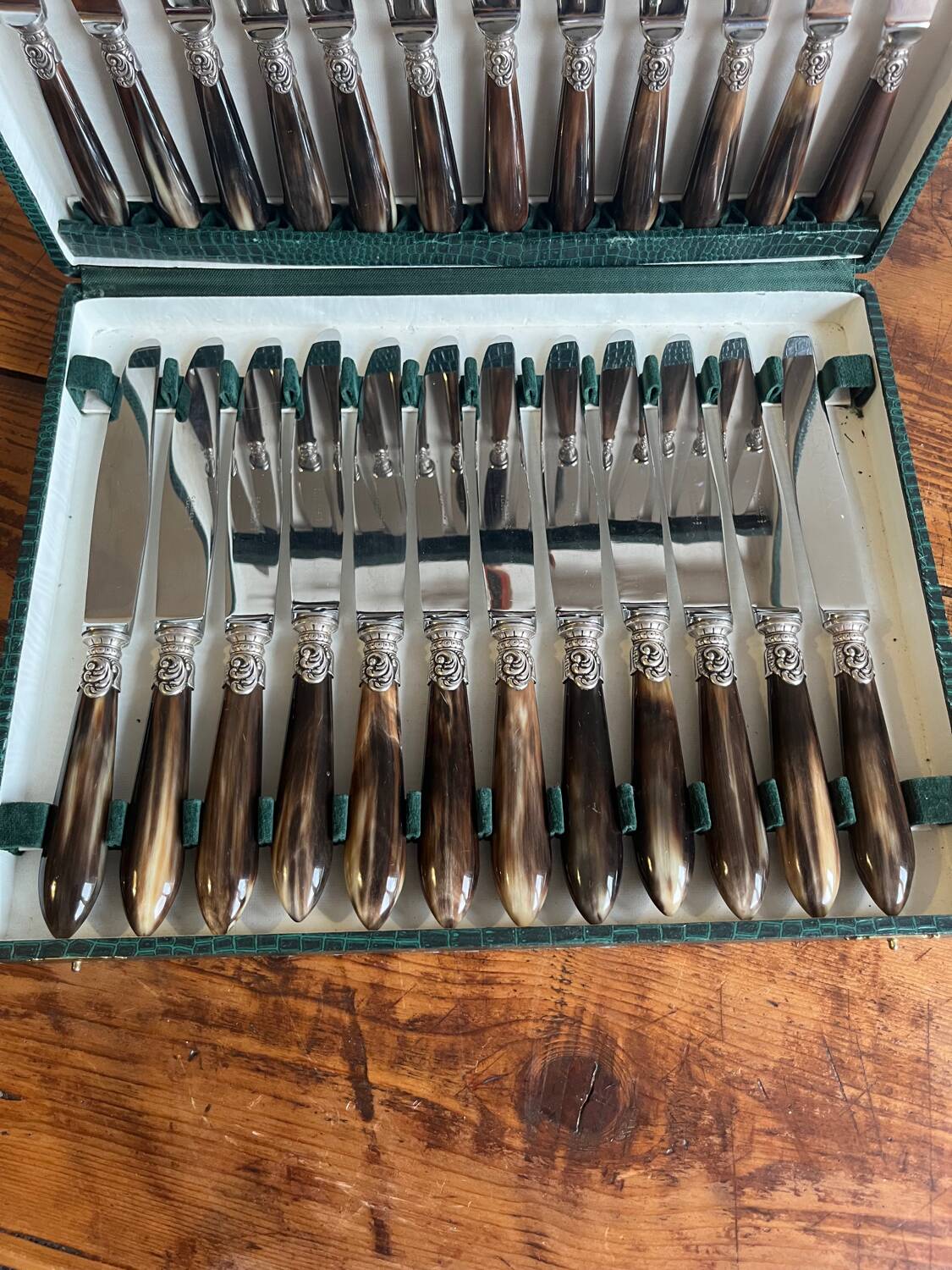 Box of 24 laguiole knives Pierre Calmels France