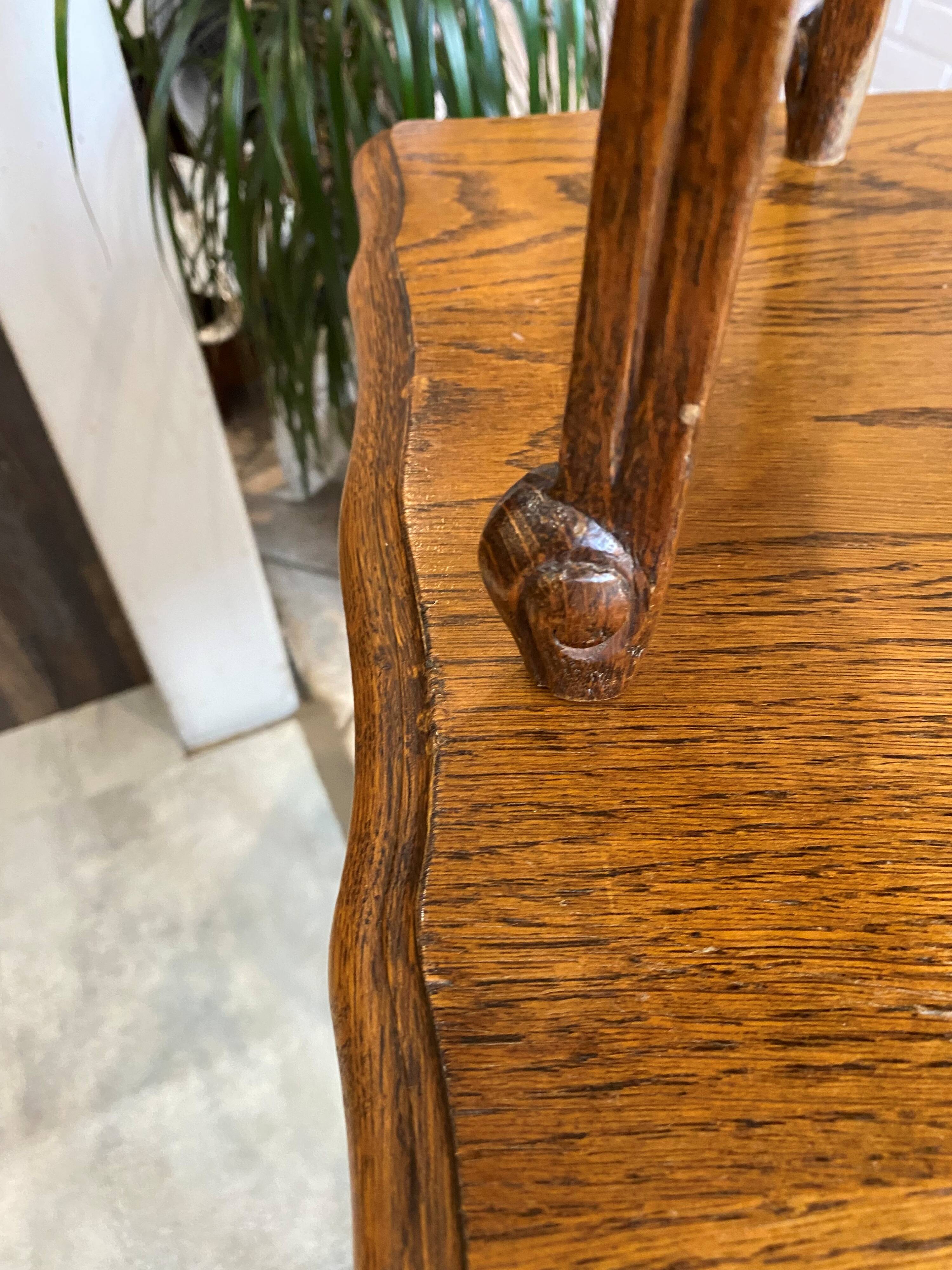 Gueridon set with gueridon and stool in solid oak in Louis XV style.