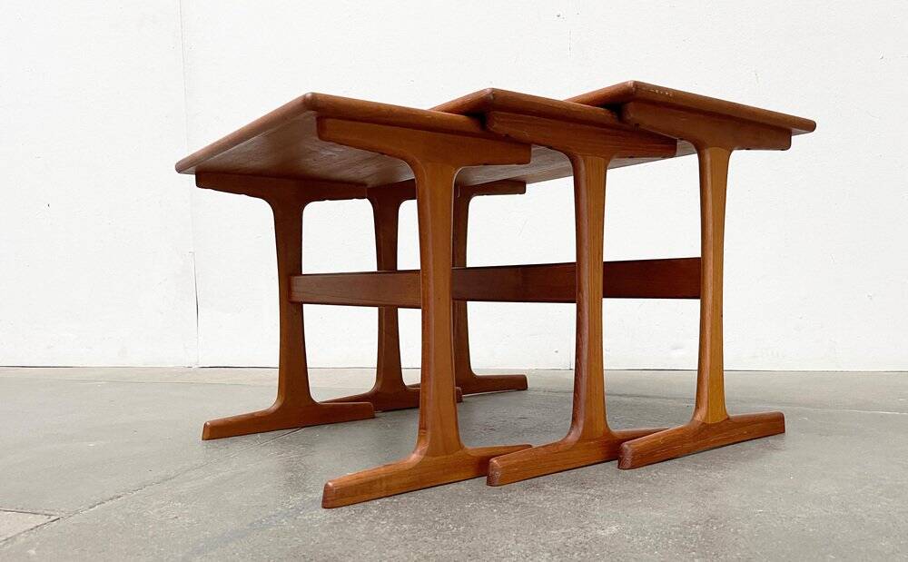 Nest of teak tables from the mid-century by Vildbjerg Møbelfabrik, 1960s, set of 3.
