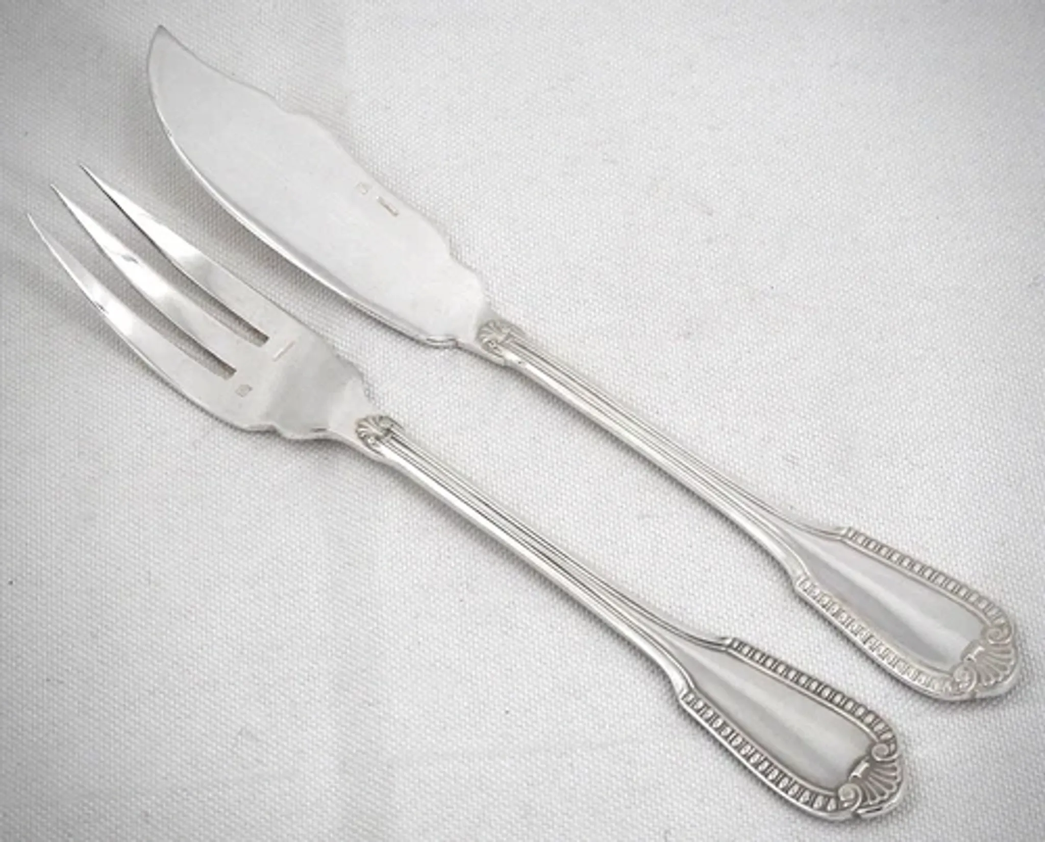 Boulenger Godrons 10 fish cutlery sets, 20 pieces silver-plated metal in excellent condition.