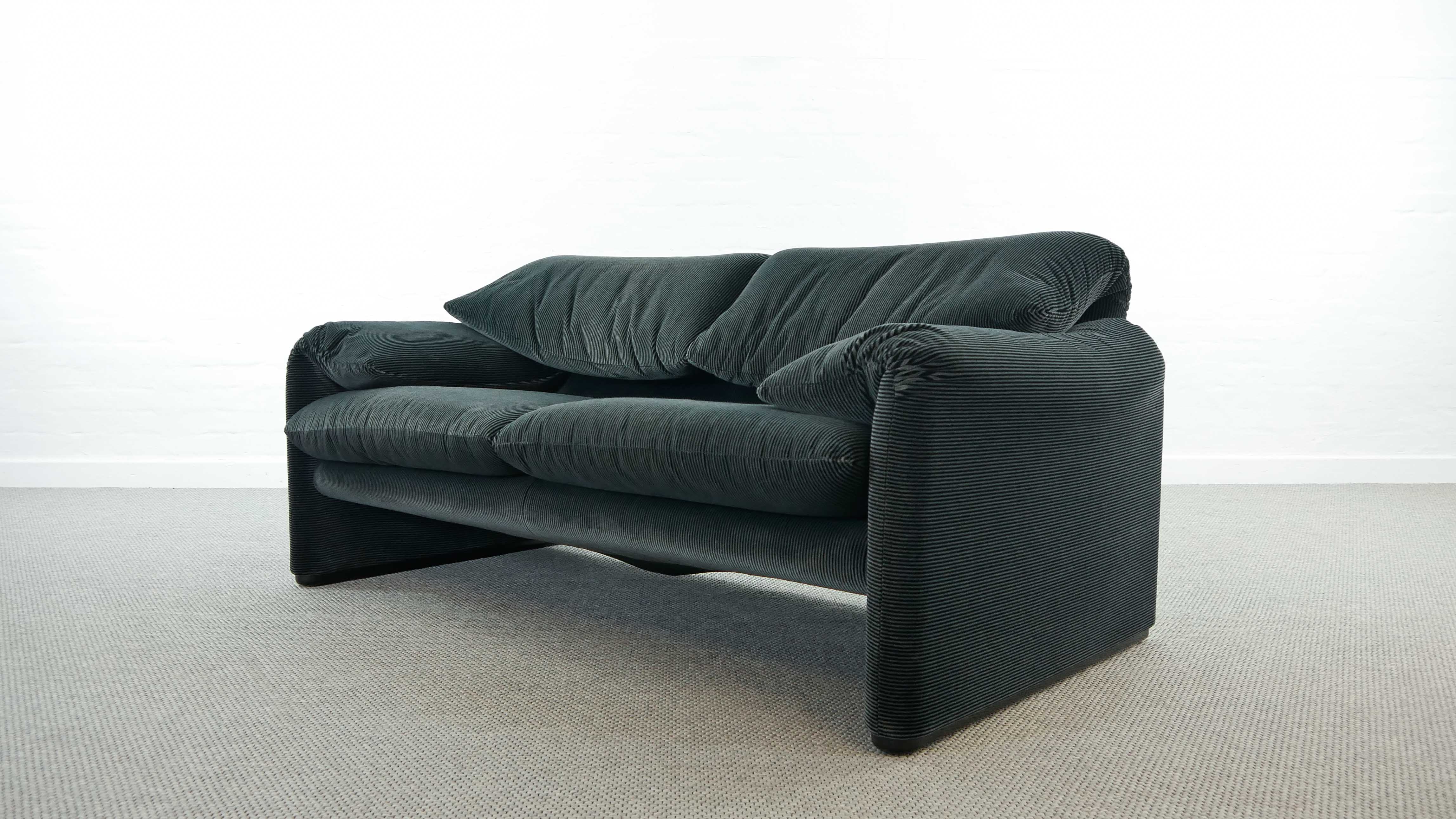 Maralunga 2seater sofa in dark grey striped fabrics by Vico Magistretti for Cassina