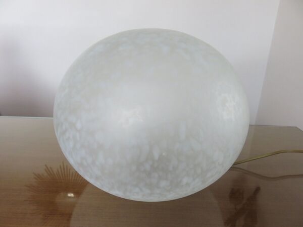 Lampe caillou Italienne en verre moucheté blanc années 80