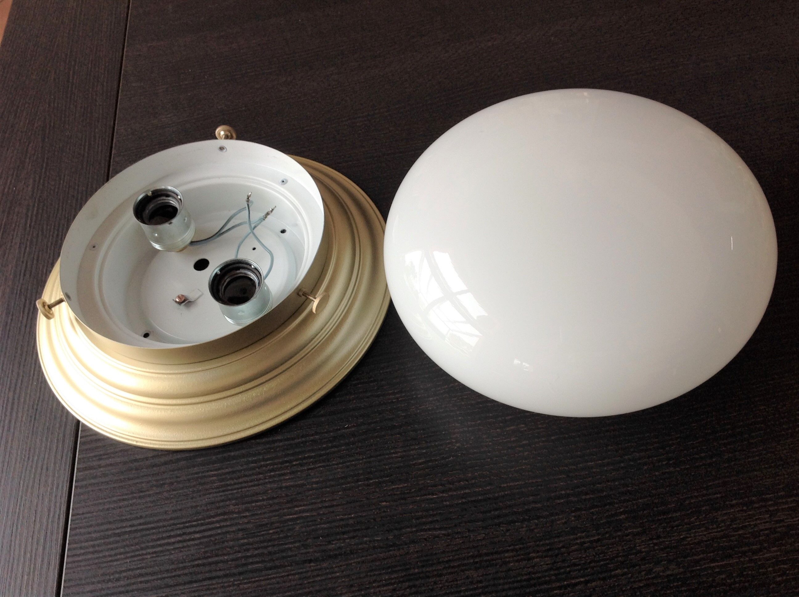 Ceiling lamp globe in white opaline and gold metal art deco style