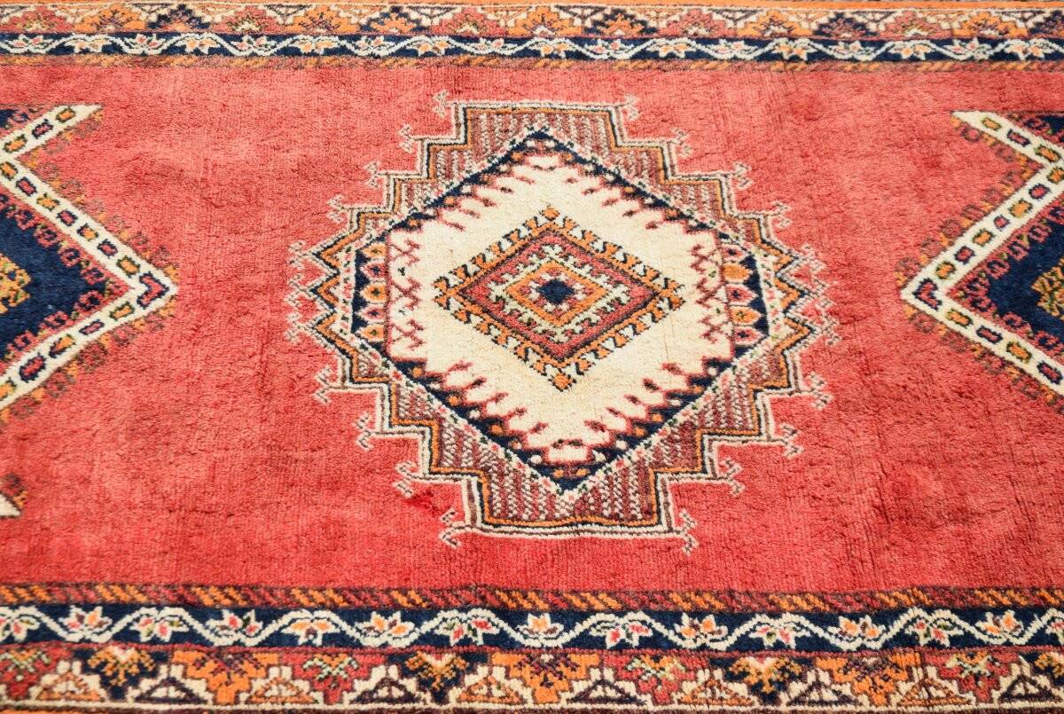 Moroccan Carpet (Taznakht), Middle Atlas: 150x250 cm "Galerie Sardje"