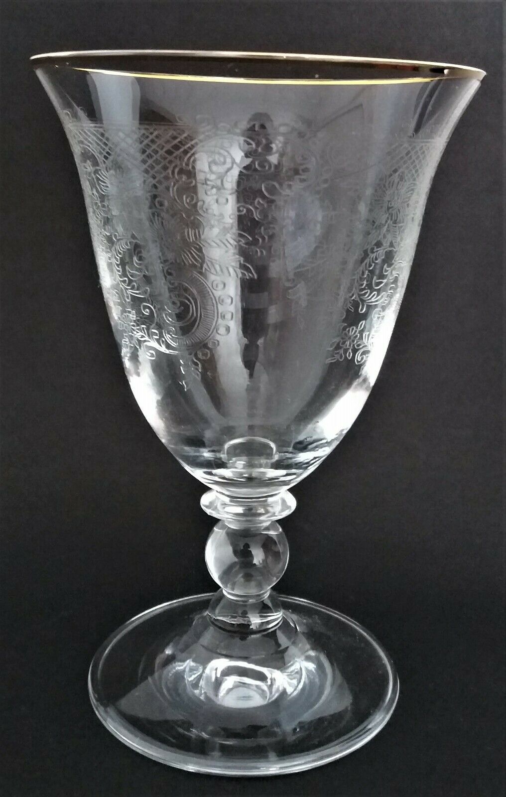 Water glass in crystalline engraved gold border