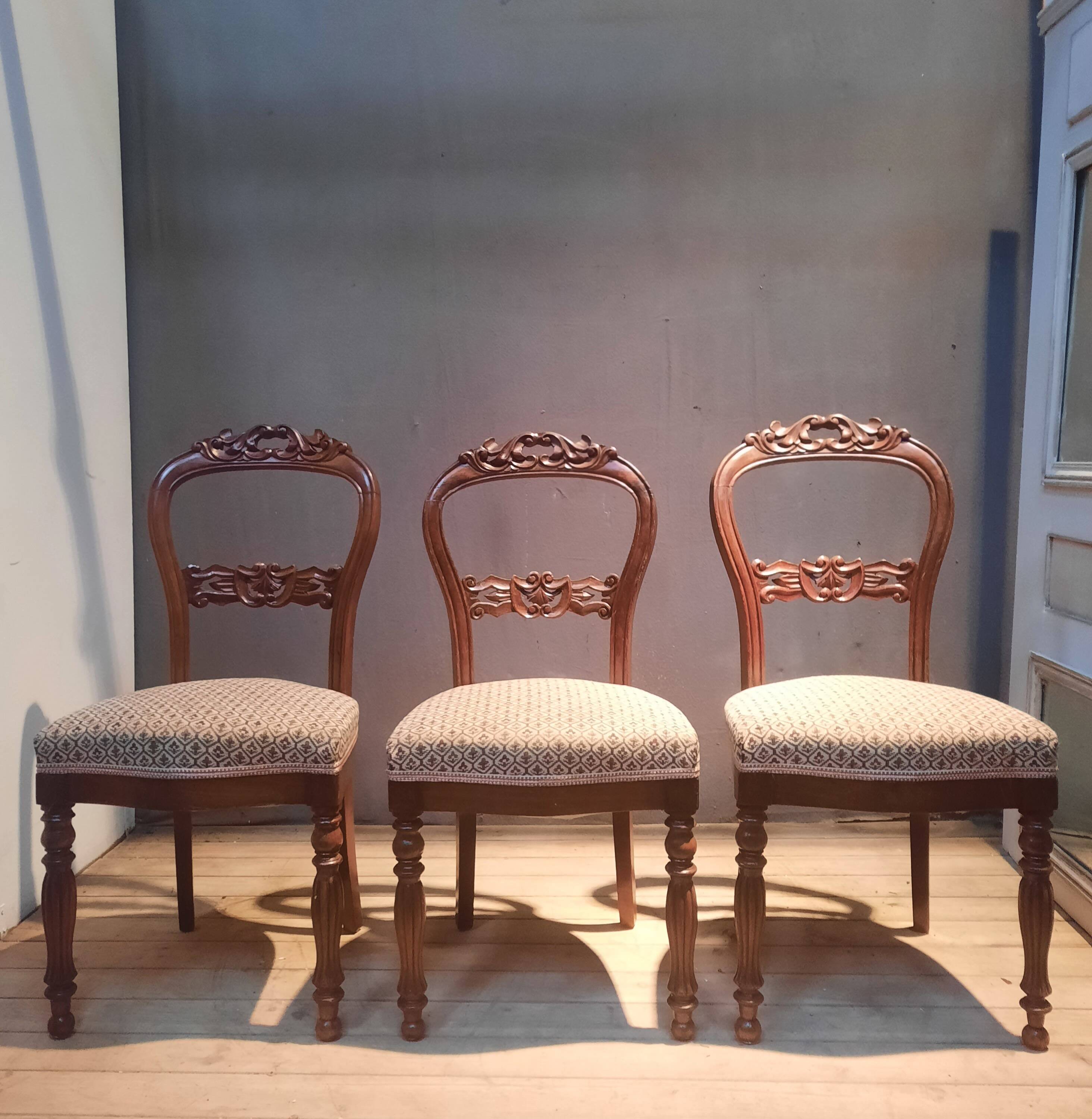 3 chaises Napoléon III  en acajou