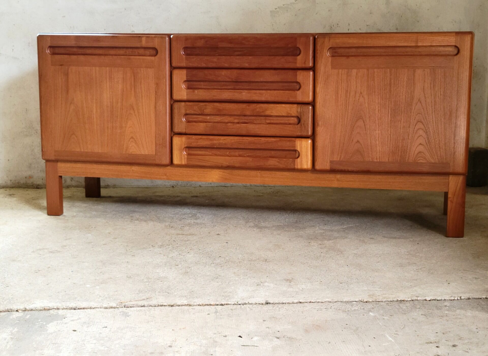 Buffet Dyrlund en teck, Danemark 1970