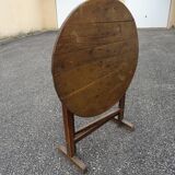 Tilting winegrower's table