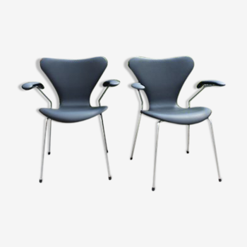 Pair of chairs 7 Arne Jacobsen series