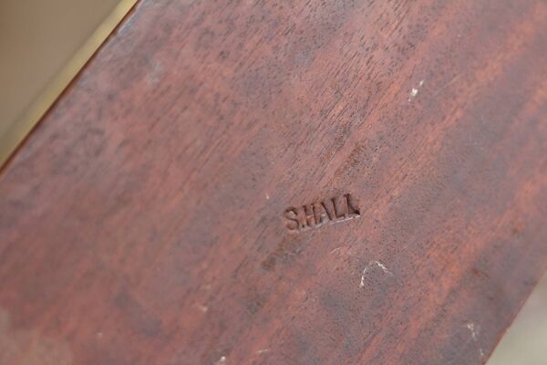 Adorable porte-revues s.hall d'époque victorienne. laiton / acajou.