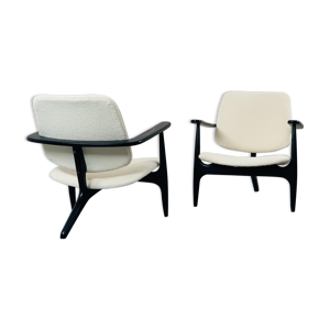 Paire de fauteuils modèle