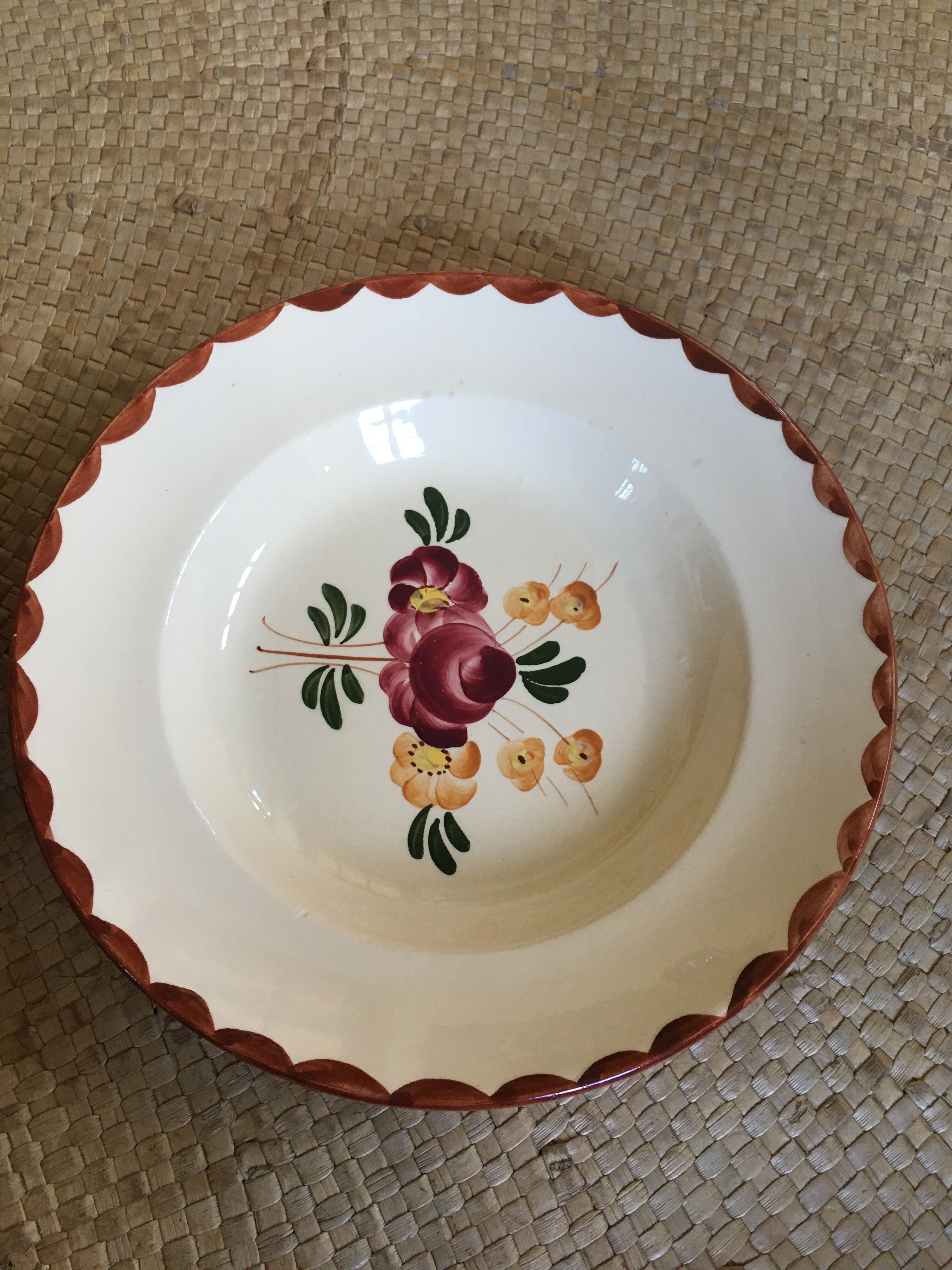 Series of 8 soup plates