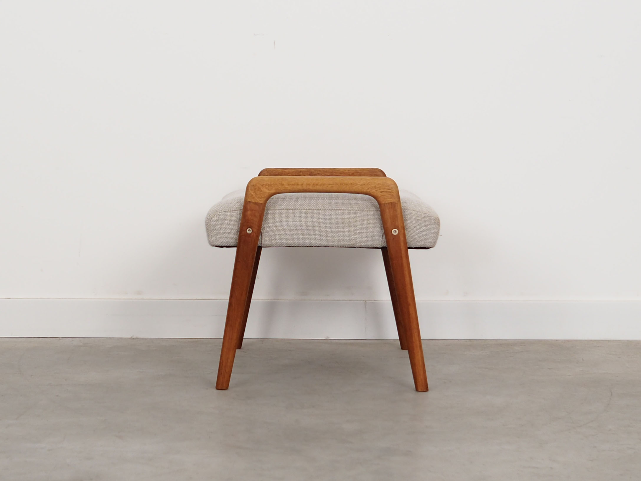Oak footrest, Danish design, 1970s, production: Denmark